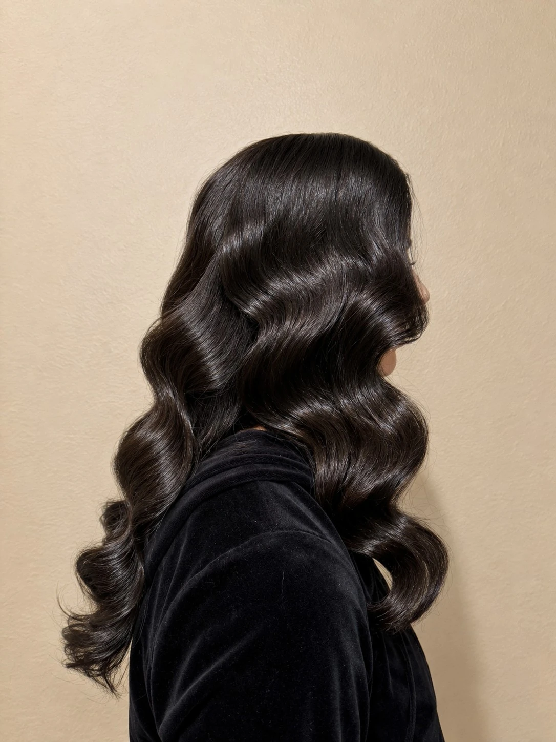 Old-Hollywood waves, side view